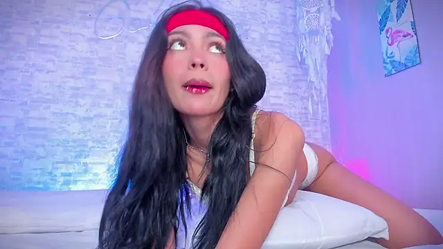 Snapshot of ayla_lux chatting on February 15, 6:32 am ayla lux online show from February 15, 6:32 am