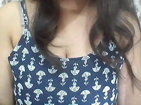 Snapshot of _Daisy chatting on April 3, 7:34 pm Daisy online show from April 3, 7:34 pm