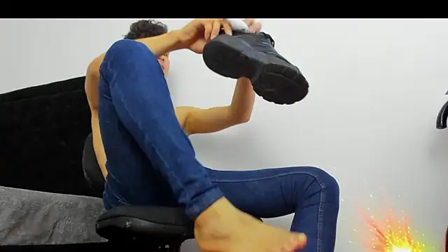 Snapshot of camilo_model chatting on February 26, 8:52 pm camilo model online show from February 26, 8:52 pm