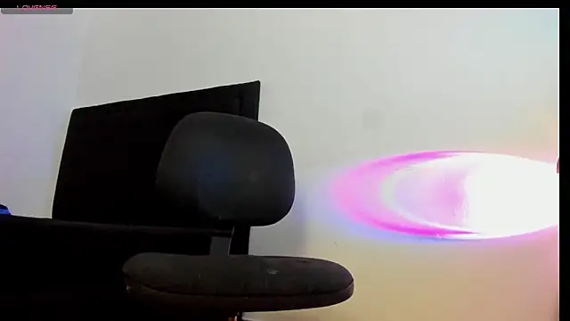 Snapshot of camilo_model chatting on March 6, 3:03 am camilo model online show from March 6, 3:03 am