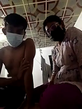 Snapshot of queenneha69 chatting on April 3, 5:00 pm queenneha69 online show from April 3, 5:00 pm