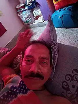 Snapshot of Mdsalu47 chatting on January 8, 3:42 am Mdsalu47 online show from January 8, 3:42 am