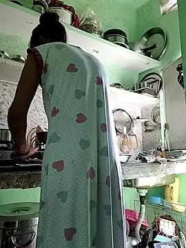 Snapshot of Night-Couple2 chatting on April 16, 4:35 am Night-Couple2 online show from April 16, 4:35 am