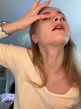 Snapshot of Sunny_Eve chatting on March 11, 8:31 am Sunny Eve online show from March 11, 8:31 am