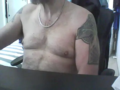 loudandproud online show from May 7, 12:49 am