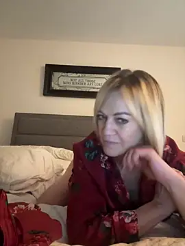 Snapshot of Milfshake227 chatting on February 1, 1:26 am Milfshake227 online show from February 1, 1:26 am