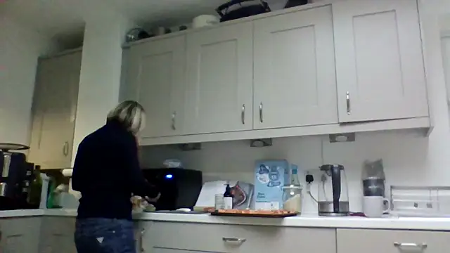 Snapshot of Milfshake227 chatting on March 8, 5:28 pm Milfshake227 online show from March 8, 5:28 pm