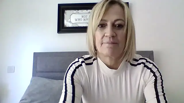 Snapshot of Milfshake227 chatting on March 11, 1:39 pm Milfshake227 online show from March 11, 1:39 pm