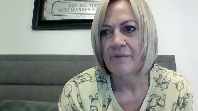 Snapshot of Milfshake227 chatting on April 2, 5:27 am Milfshake227 online show from April 2, 5:27 am