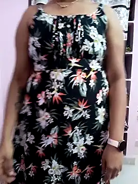 Snapshot of Ammu14399 chatting on May 2, 7:35 am Ammu14399 online show from May 2, 7:35 am