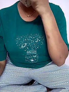 Snapshot of Ammu14399 chatting on May 11, 7:03 am Ammu14399 online show from May 11, 7:03 am