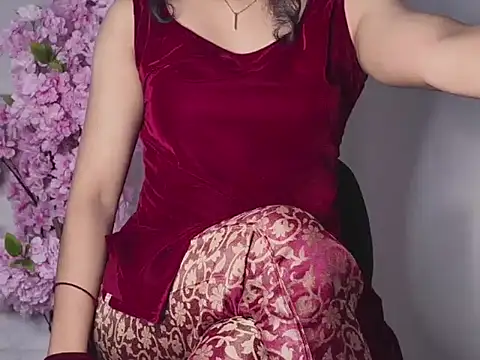 Snapshot of Yasminrosa chatting on February 21, 12:33 am Yasminrosa online show from February 21, 12:33 am