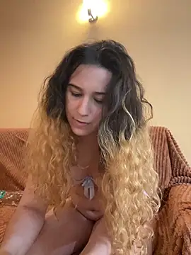joanaguerreiru online show from June 13, 9:57 pm