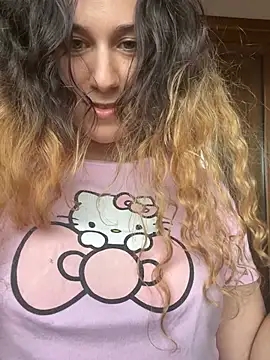 joanaguerreiru online show from June 14, 5:37 pm