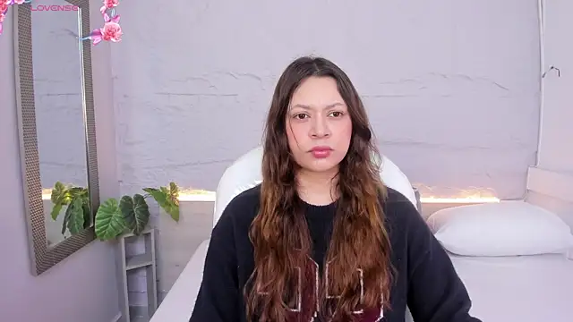 lanna 18  online show from May 5, 11:51 am