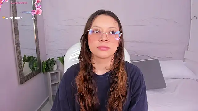 lanna 18  online show from May 21, 12:01 pm