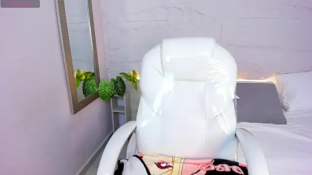 Snapshot of lanna_18_ chatting on June 26, 11:47 am lanna 18 online show from June 26, 11:47 am
