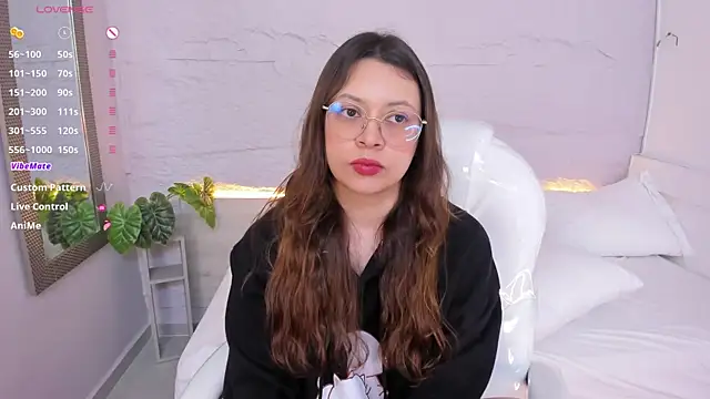 Snapshot of lanna_18_ chatting on July 6, 3:03 pm lanna 18 online show from July 6, 3:03 pm