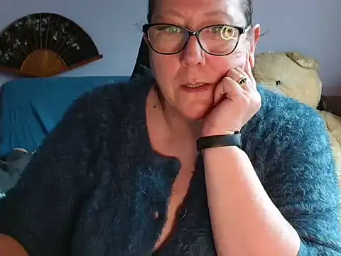 Snapshot of xmyriamx chatting on February 21, 10:27 am xmyriamx online show from February 21, 10:27 am