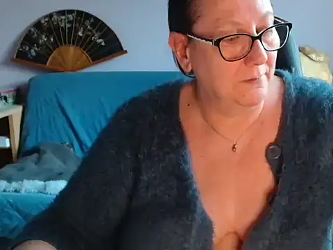 Snapshot of xmyriamx chatting on March 21, 1:58 pm xmyriamx online show from March 21, 1:58 pm