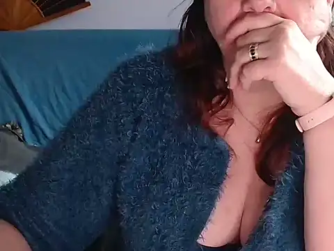 Snapshot of xmyriamx chatting on March 28, 9:42 am xmyriamx online show from March 28, 9:42 am