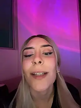 alesziarose  online show from January 9, 11:28 pm