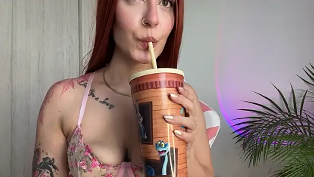 alesziarose  online show from May 18, 9:42 pm