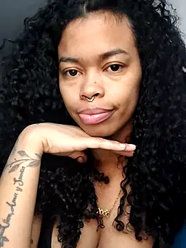 Snapshot of shenna_brunette chatting on January 15, 1:16 pm shenna brunette online show from January 15, 1:16 pm