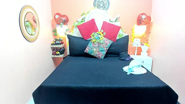 Dalila Najjar  online show from May 15, 2:24 pm