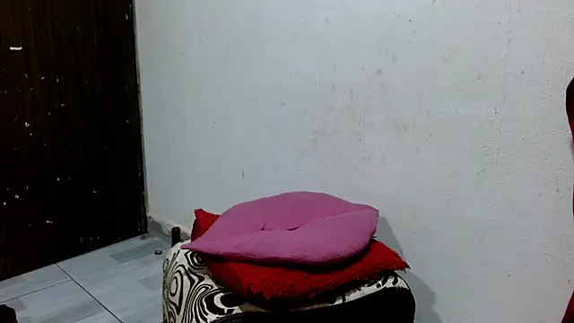 Snapshot of Calientes96 chatting on January 9, 1:30 am Calientes96 online show from January 9, 1:30 am