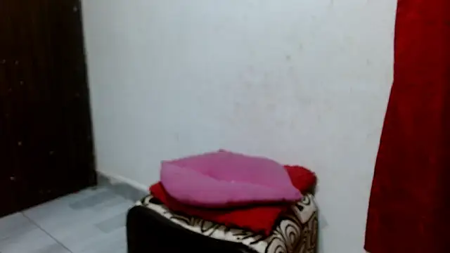 Snapshot of Calientes96 chatting on January 10, 3:30 am Calientes96 online show from January 10, 3:30 am