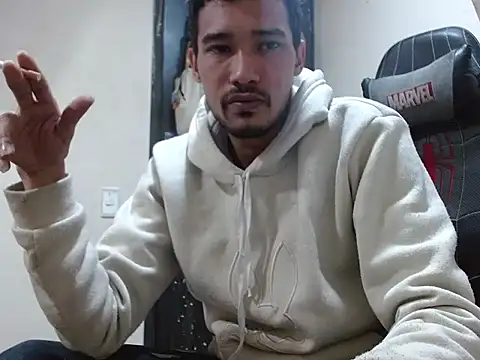 Snapshot of Calientes96 chatting on February 11, 3:55 am Calientes96 online show from February 11, 3:55 am