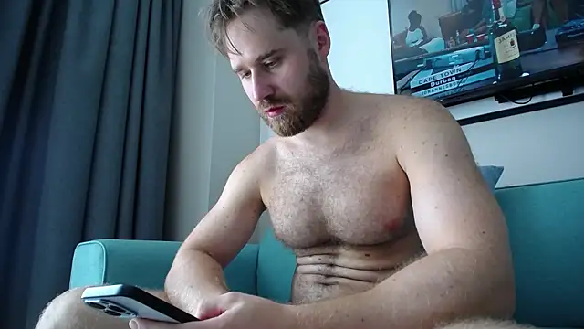 Snapshot of LorenzoLux chatting on March 23, 6:17 am LorenzoLux online show from March 23, 6:17 am