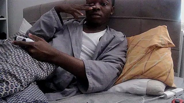 Snapshot of Bigchocco chatting on February 25, 8:02 am Bigchocco online show from February 25, 8:02 am