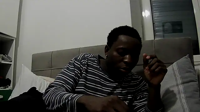 Snapshot of Bigchocco chatting on March 13, 2:29 am Bigchocco online show from March 13, 2:29 am