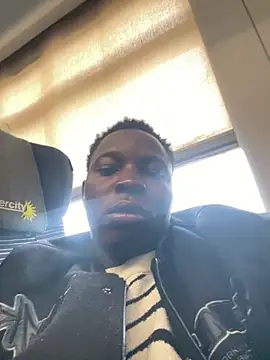 Snapshot of Bigchocco chatting on April 1, 11:44 am Bigchocco online show from April 1, 11:44 am