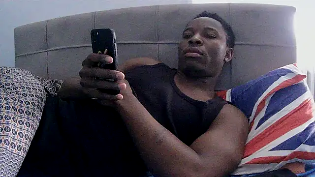 Snapshot of Bigchocco chatting on April 16, 11:44 am Bigchocco online show from April 16, 11:44 am