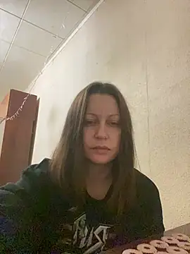 Snapshot of Titana999 chatting on February 6, 10:13 pm Titana999 online show from February 6, 10:13 pm