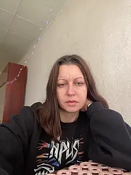 Snapshot of Titana999 chatting on February 7, 10:19 am Titana999 online show from February 7, 10:19 am