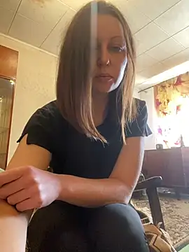 Snapshot of Titana999 chatting on February 9, 12:31 pm Titana999 online show from February 9, 12:31 pm