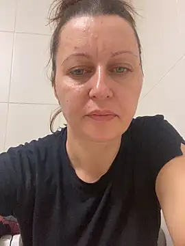 Snapshot of Titana999 chatting on February 13, 3:08 pm Titana999 online show from February 13, 3:08 pm