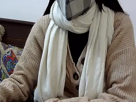 Snapshot of KiaraDoll002 chatting on January 13, 6:18 am KiaraDoll002 online show from January 13, 6:18 am