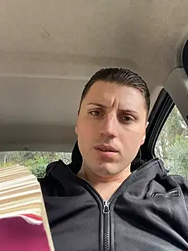 allee2206 online show from April 2, 9:07 am