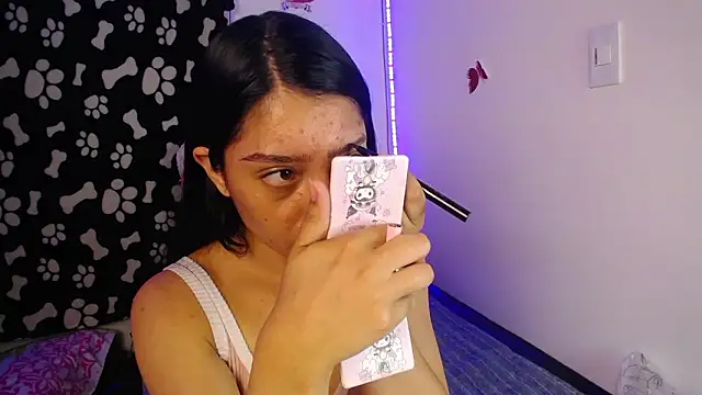 EmilyButterflyx online show from February 9, 1:09 am