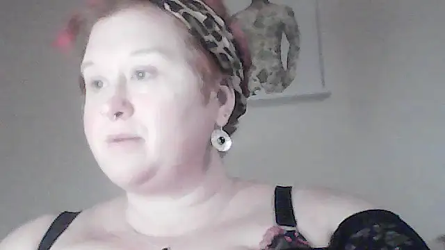 BustyRedxx online show from March 2, 11:28 am