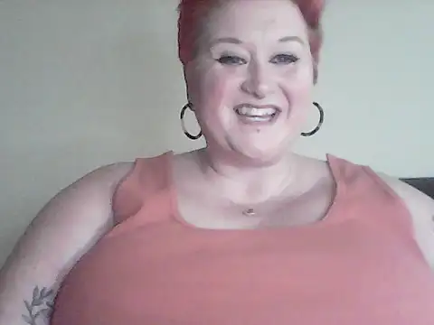 Snapshot of BustyRedxx chatting on April 24, 9:56 am BustyRedxx online show from April 24, 9:56 am