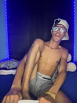 Snapshot of alexx_23cm chatting on January 16, 11:42 pm alexx 23cm online show from January 16, 11:42 pm