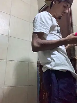 Snapshot of alexx_23cm chatting on March 12, 3:45 am alexx 23cm online show from March 12, 3:45 am