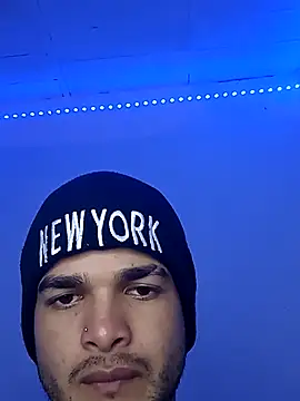 Snapshot of Fernandocj_ chatting on January 16, 5:22 am Fernandocj online show from January 16, 5:22 am