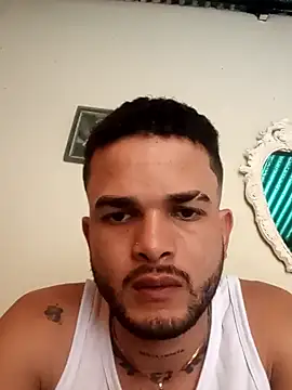 Snapshot of Fernandocj_ chatting on February 12, 8:59 pm Fernandocj online show from February 12, 8:59 pm